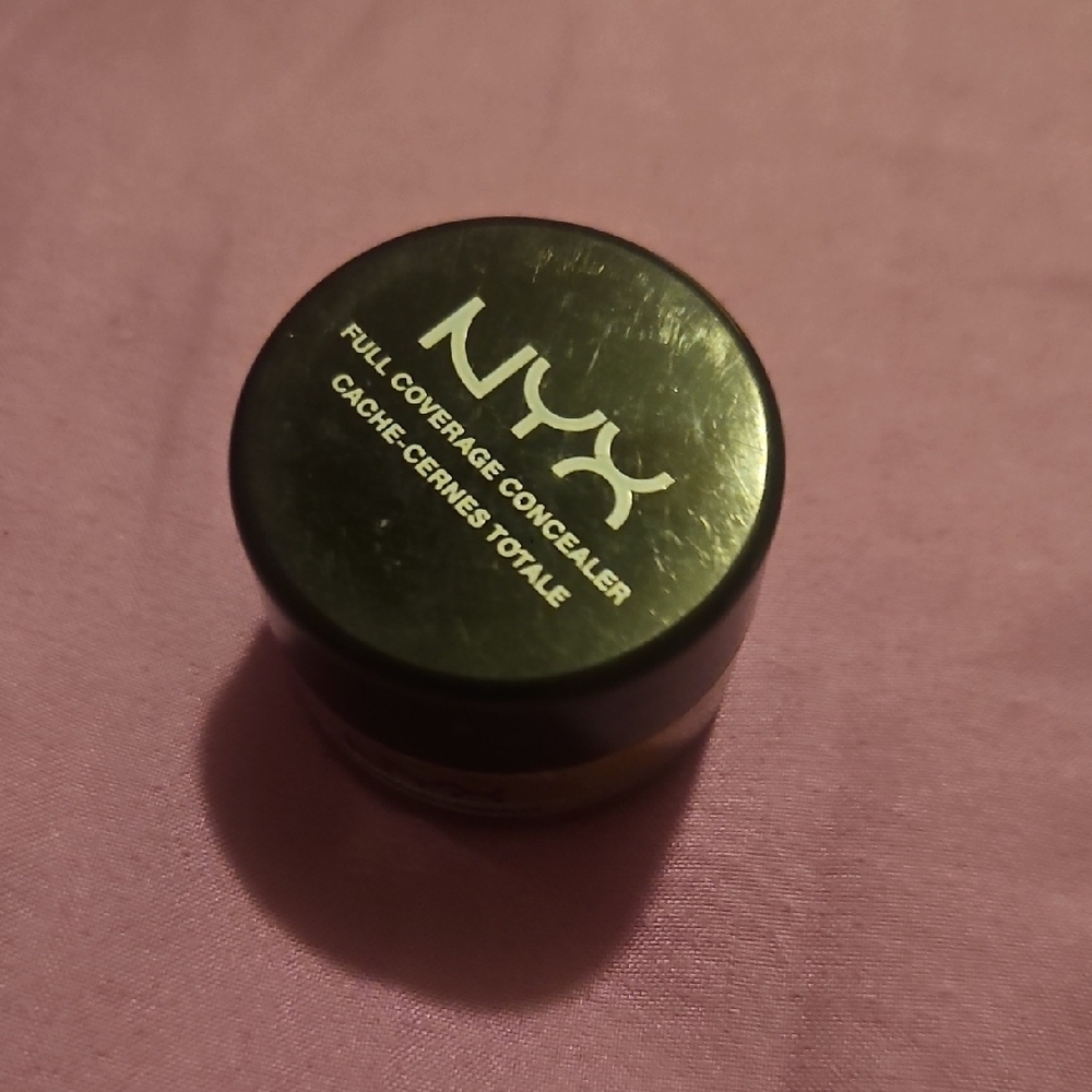 NYX Full Coverage Concealer Cj08 (Nutmeg)
